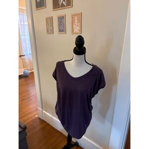 Athleta Cloudlight Stratus Tee in Deep Plum, Size M